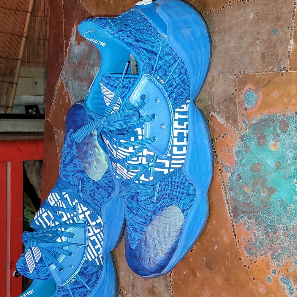 Adidas. James Harden Volume 4. Hoop shoe. Glow-blue. Worn twice.  Size 17